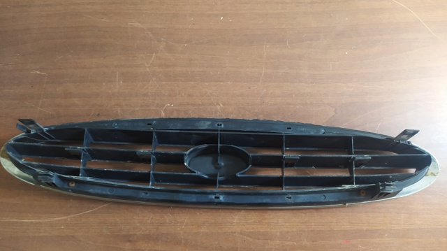 Atrapa chłodnicy 96BG8200 FORD