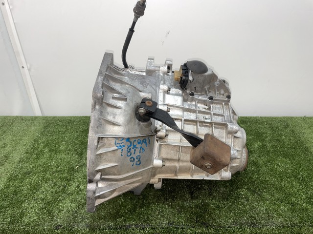 Mechaniczna skrzynia biegów w komplecie 96ZT7002BA FORD