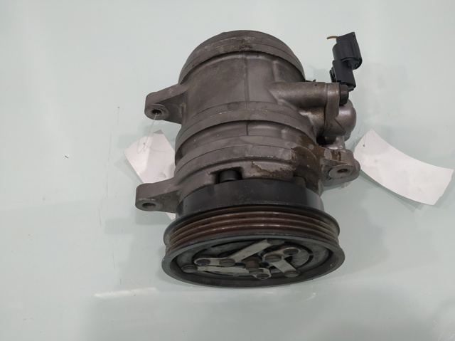 Sprężarka klimatyzacji 977011CXXX HYUNDAI