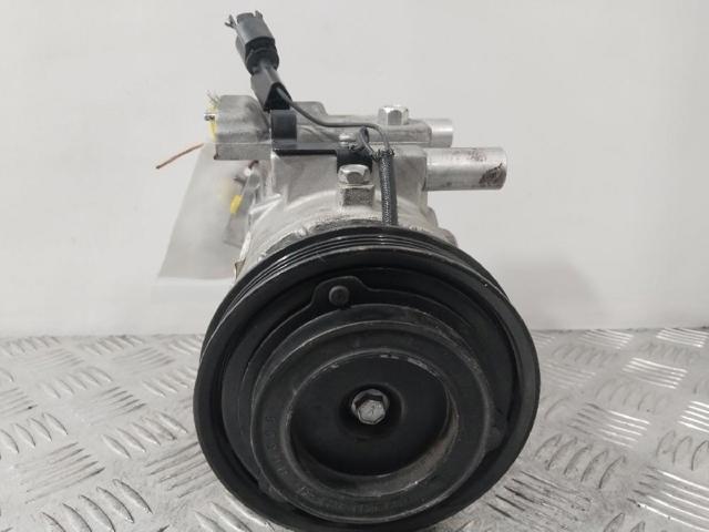 Sprężarka klimatyzacji 977011G010 HYUNDAI