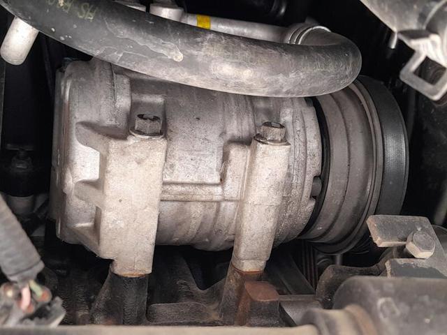 Sprężarka klimatyzacji 977012F000 HYUNDAI