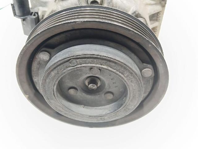 977012H240 Hyundai/Kia