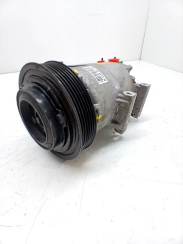 Sprężarka klimatyzacji 977012K001 HYUNDAI