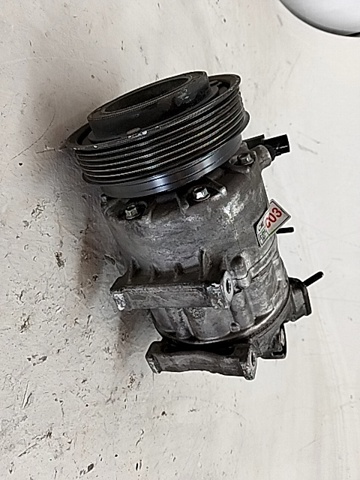 Sprężarka klimatyzacji 977013K720 HYUNDAI
