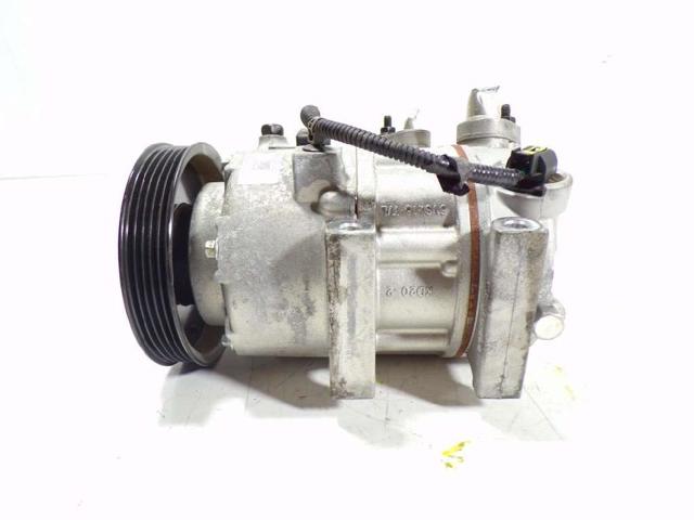 Sprężarka klimatyzacji 97701D7100 HYUNDAI