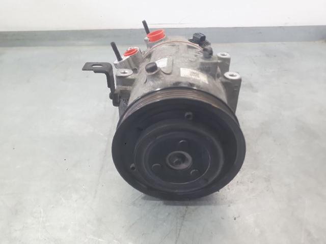 Sprężarka klimatyzacji 97701D7100 HYUNDAI