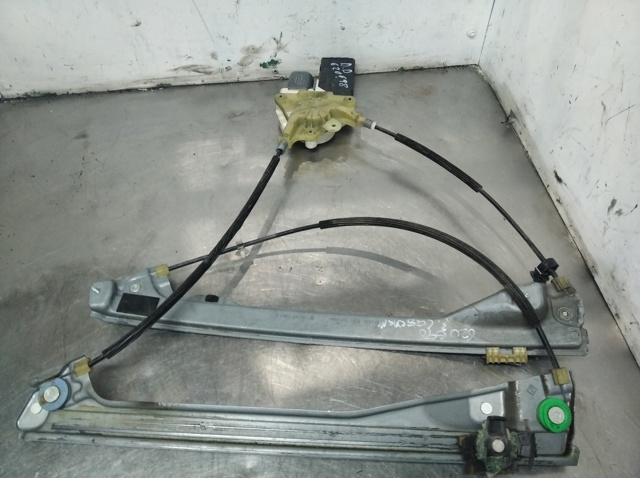Mechanizm podnoszenia szyby drzwi przednich prawych 978408100 RENAULT