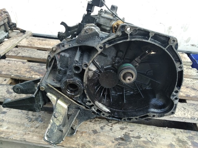 Mechaniczna skrzynia biegów w komplecie 97ZT7F096DA FORD
