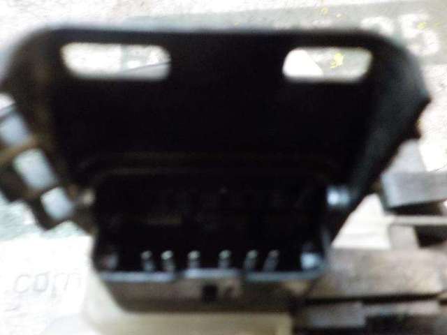 Zamek drzwi tylnych lewych 9800624880 PEUGEOT
