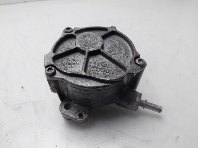 Pompa podciśnienia 9801888780 PEUGEOT