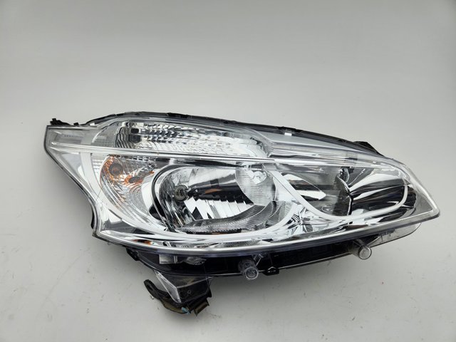 Reflektor prawy 9802221280 PEUGEOT