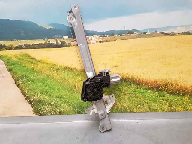 Mechanizm podnoszenia szyby drzwi przednich prawych 9802531780 PEUGEOT