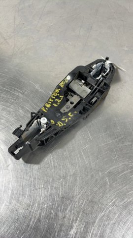 Pałąk zewnętrznej klamki drzwi tylnych prawych 9802977180 PEUGEOT