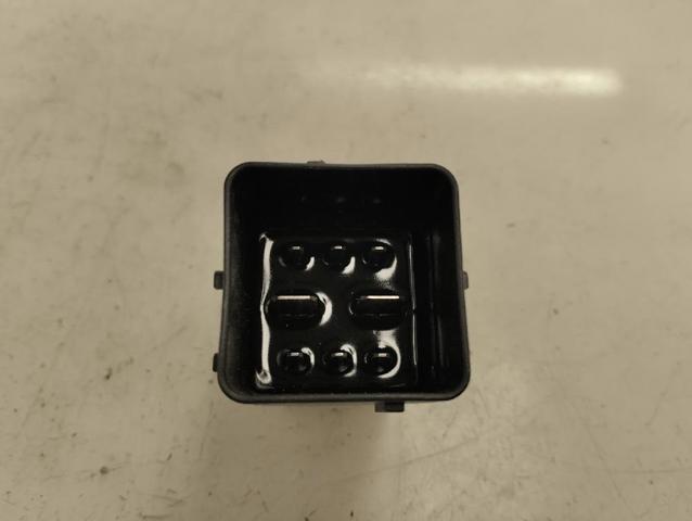 Przekaźnik świec żarowych 9803299780 FORD