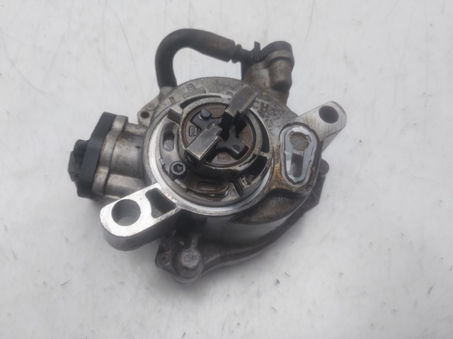 Pompa podciśnienia 9804021880 FORD