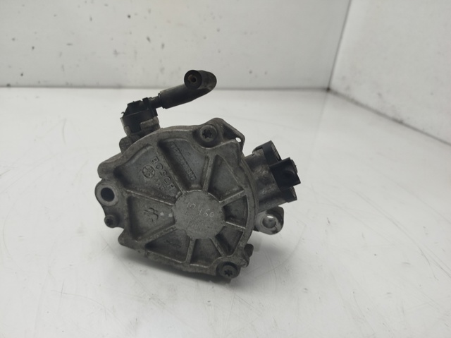 Pompa podciśnienia 9804021880 FORD