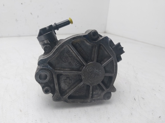 Pompa podciśnienia 9804021880 FORD