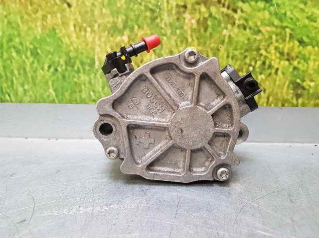 Pompa podciśnienia 9804021880 PEUGEOT