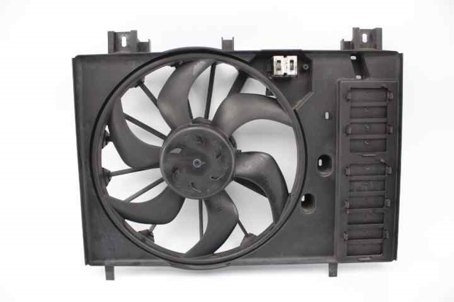 Dyfuzor chłodnicy, w komplecie z silnikiem i wirnikiem 9804778380 PEUGEOT