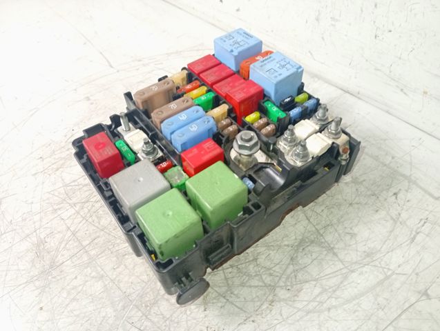 Skrzynka bezpieczników 9804848580 PEUGEOT