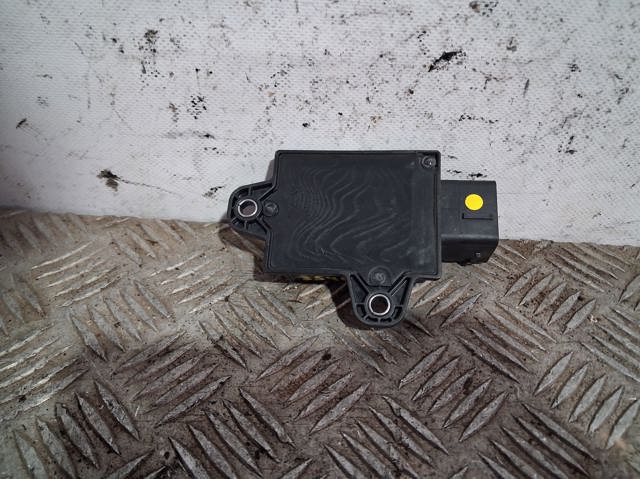 Próg zewnętrzny lewy 9807709080 PEUGEOT