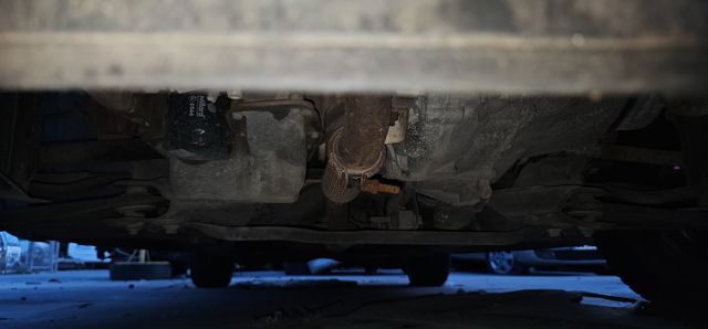 Korpus osi przedniej 9808011780 PEUGEOT