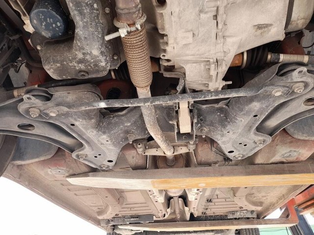 Korpus osi przedniej 9808011780 PEUGEOT