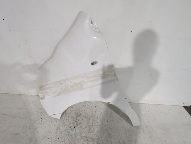 Błotnik przedni lewy Opel Vivaro K0