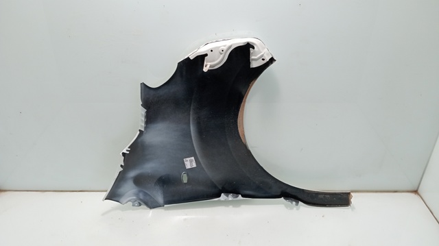 Błotnik przedni lewy Opel Vivaro K0