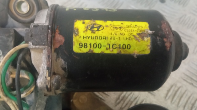 Silniczek wycieraczki szyby przedniej 981001C100 HYUNDAI