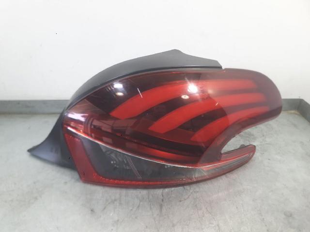 Lampa zespolona tylna prawa 9810430580 PEUGEOT