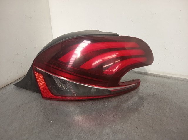 Lampa zespolona tylna prawa 9810430580 PEUGEOT
