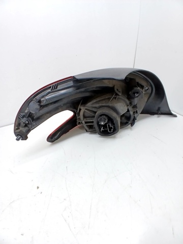 Lampa zespolona tylna prawa 9810430580 PEUGEOT