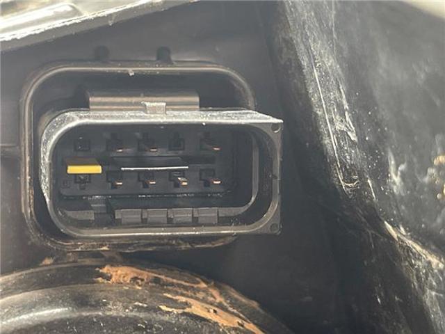 Reflektor prawy Peugeot 5008 2