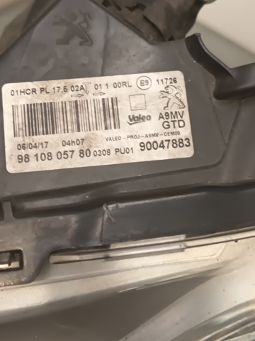 Reflektor lewy 9810805780 PEUGEOT