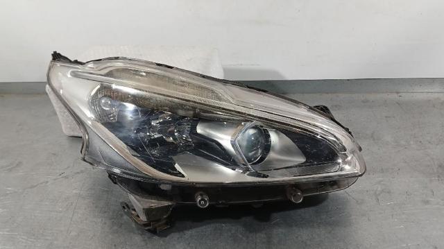 Reflektor prawy 9810805880 PEUGEOT