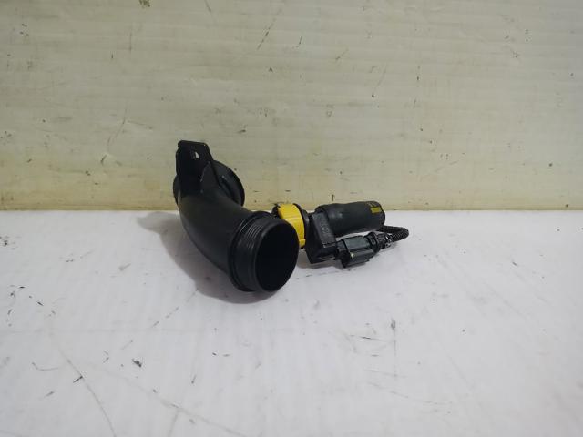 Króciec powietrza, wylot filtra powietrznego 9810921180 OPEL