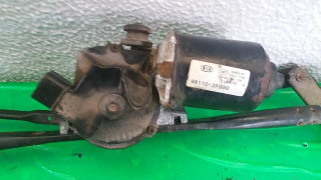 Silniczek wycieraczki szyby przedniej 981102F000 HYUNDAI