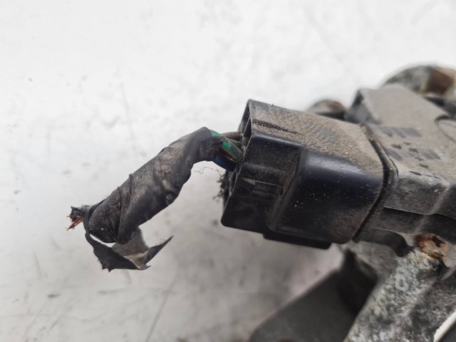 Silniczek wycieraczki szyby przedniej 981102F000 HYUNDAI