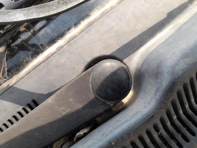 Silniczek wycieraczki szyby przedniej 981102F000 HYUNDAI