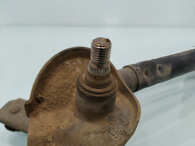 Silniczek wycieraczki szyby przedniej KIA Magentis 2 GE