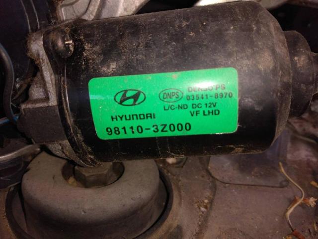Silniczek wycieraczki szyby przedniej 981103Z000 HYUNDAI