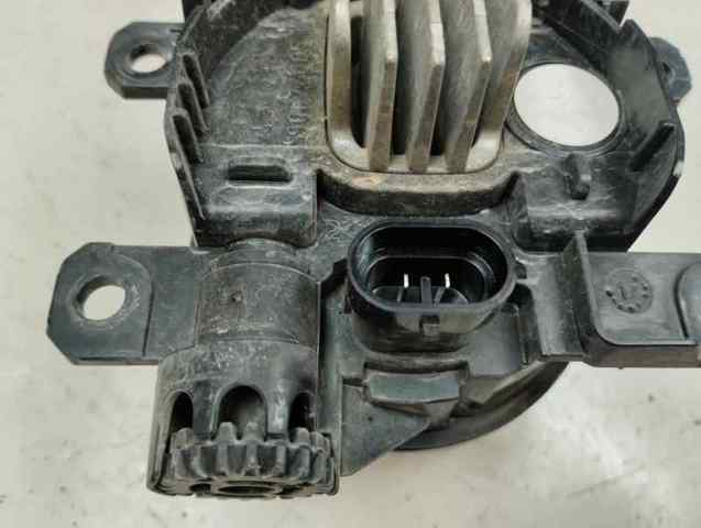 Lampa przeciwmgielna lewa/prawa 9811333380 PEUGEOT