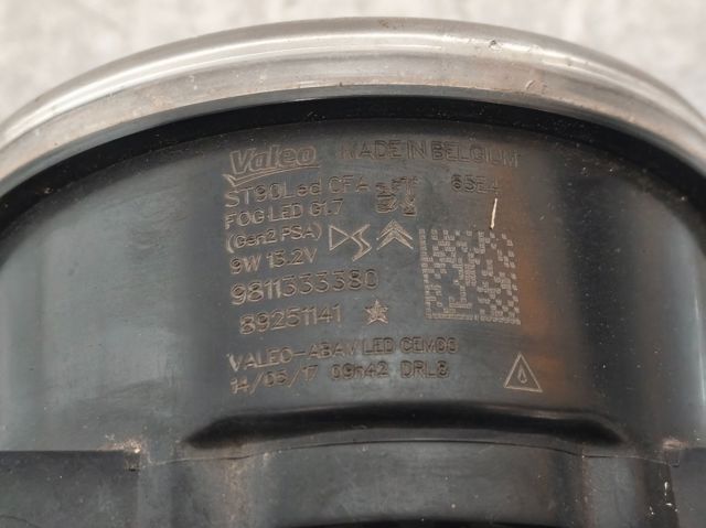 Lampa przeciwmgielna lewa/prawa 9811333380 PEUGEOT
