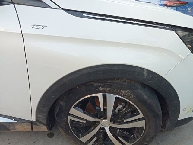 Błotnik przedni prawy 9812305680 PEUGEOT