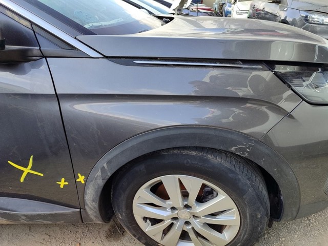 Błotnik przedni prawy 9812305680 PEUGEOT