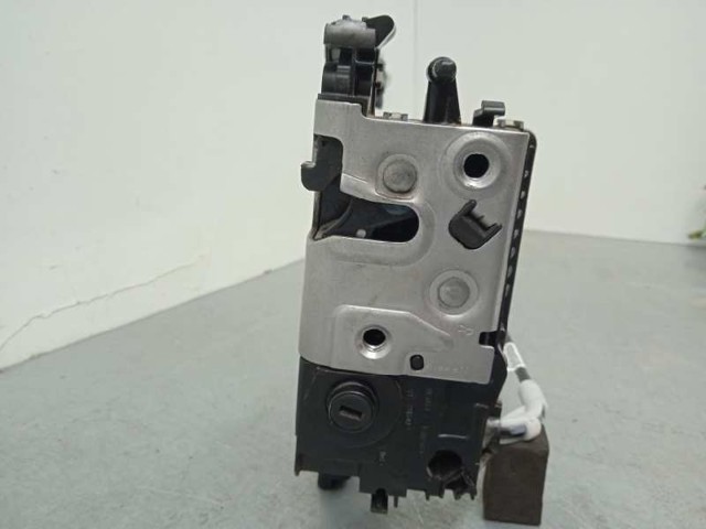 Zamek drzwi przednich prawych 9812500780 PEUGEOT