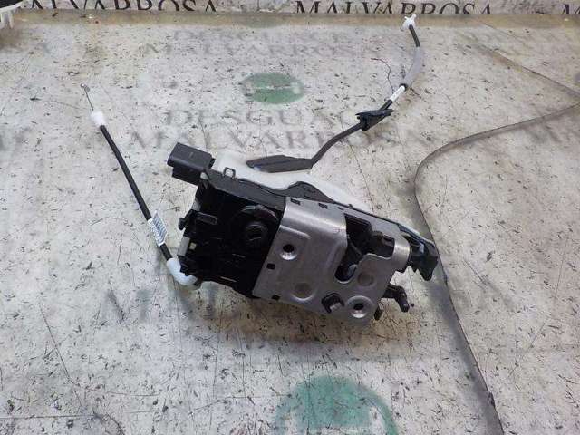Zamek drzwi przednich prawych 9812500780 PEUGEOT