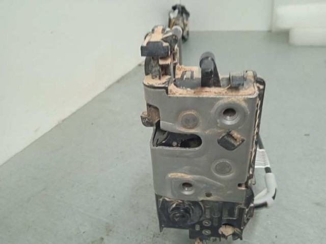 Zamek drzwi przednich prawych 9812500780 PEUGEOT