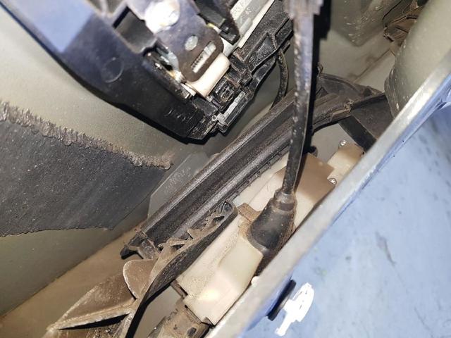 Zamek drzwi tylnych prawych 9812501180 PEUGEOT
